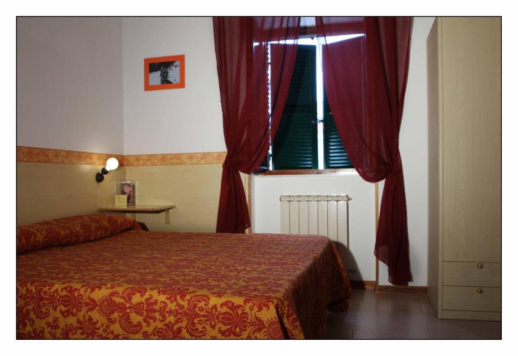 Due Torri Hotel Сан Северино Марке Стая снимка