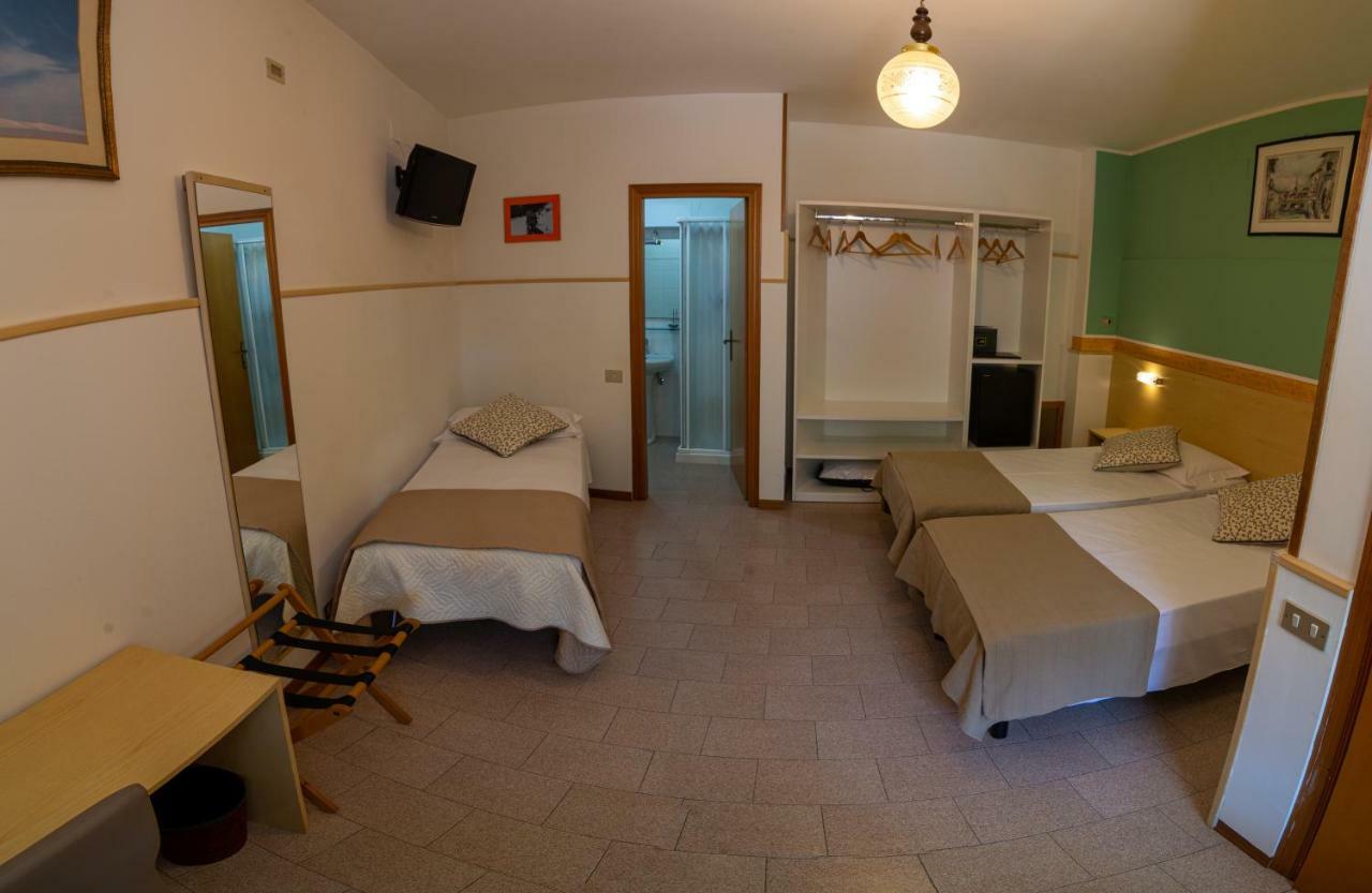 Due Torri Hotel Сан Северино Марке Екстериор снимка
